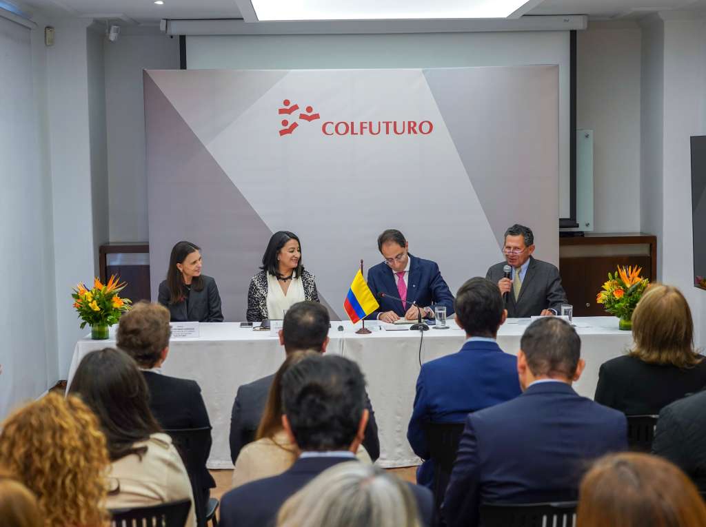 Gobierno reactiva alianza con Colfuturo y anuncia inversión de COP 82.000 millones