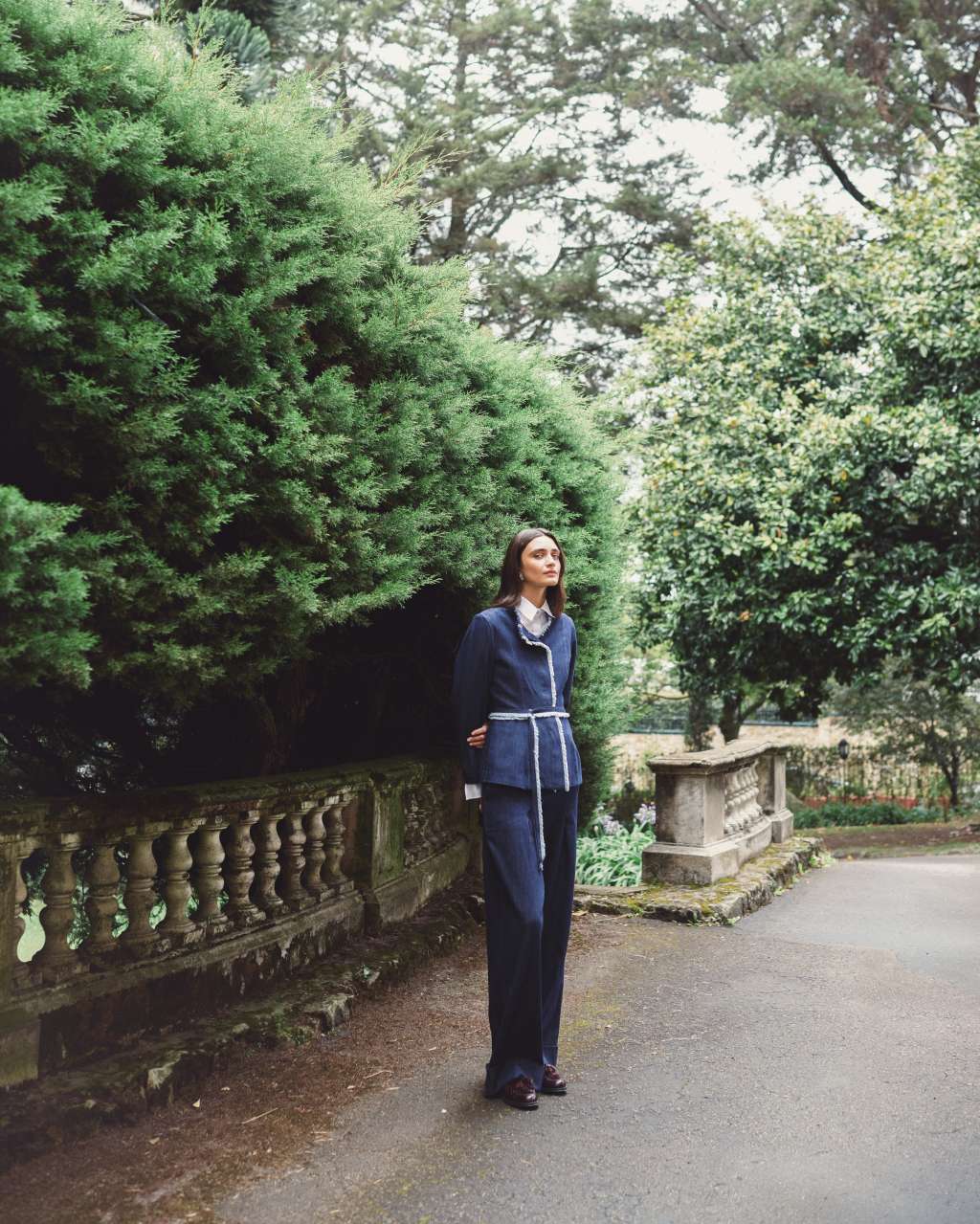 En Trazo, Cano trabaja con sastrería a su universo creativo y combina alpaca, lana y denim. / Ana Cano