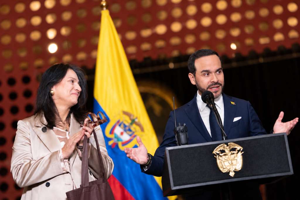 Paola Holguín, ministra de las Culturas, y el presidente Abelardo De La Espriella en el Museo Santa Clara.