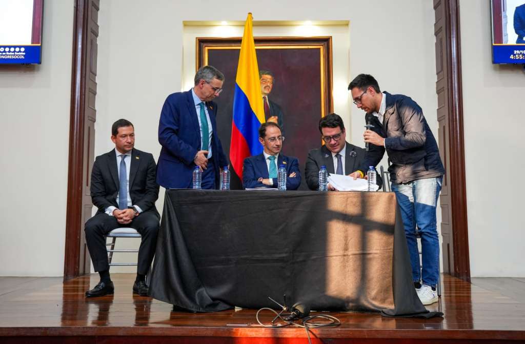 El Gobierno radicó en la Cámara de Representantes la “ley de rescate económico”.
