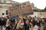 Un adolescente pierde una mano durante las protestas estudiantiles en Francia