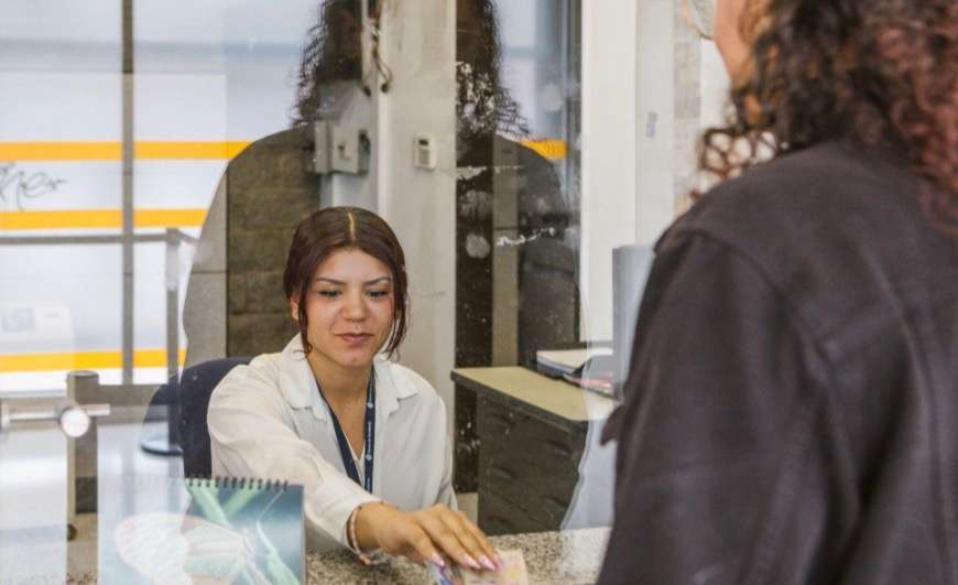 Bogotá ofrece 60 % de descuento en intereses de multas de tránsito. Conozca quiénes pueden acceder, cómo pagar y hasta cuándo aplica.