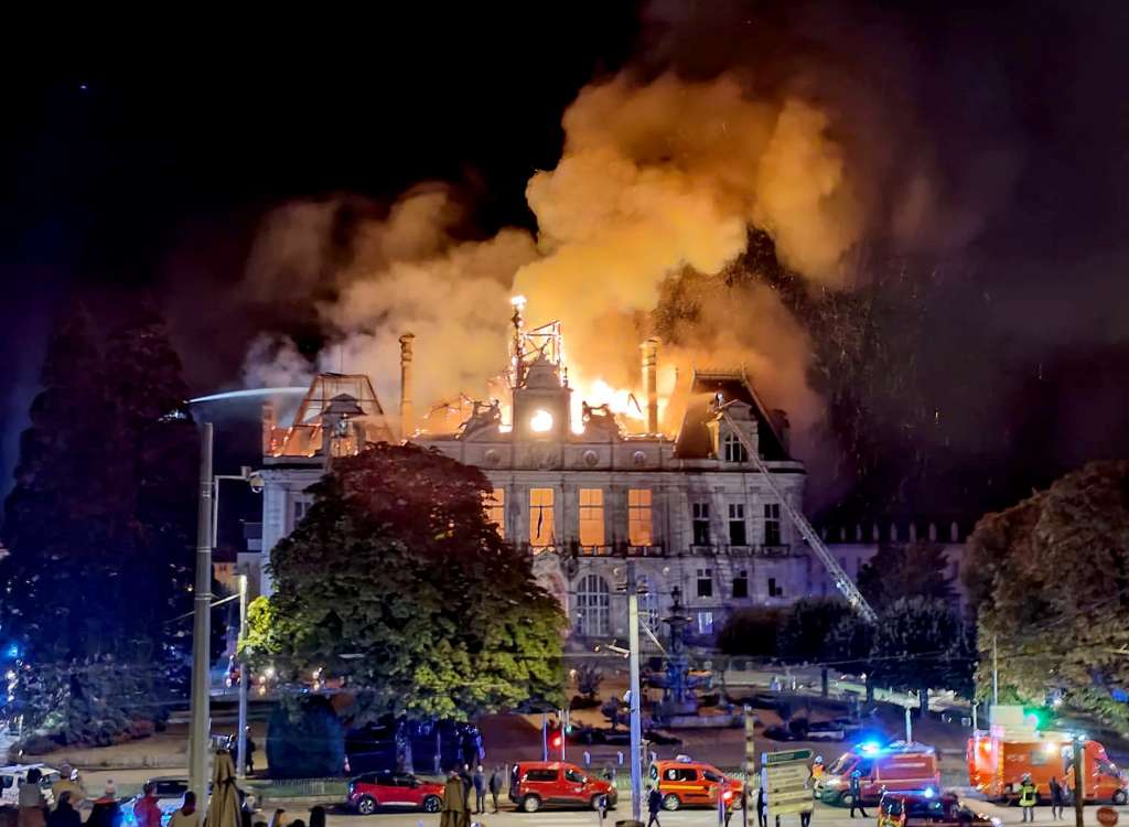 Incendio en Limoges en protestas de Francia