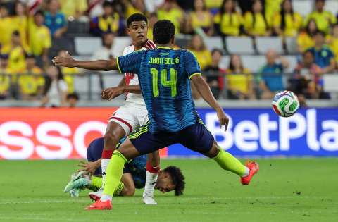 Colombia le ganó con un cómodo 2-0 a Perú en el último partido de la fecha FIFA