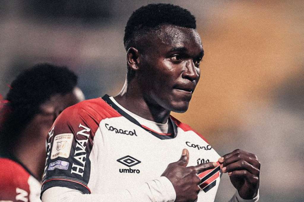 Kevin Viveros se afianza en la tabla de goleadores en Brasil: mire sus dos nuevos golazos