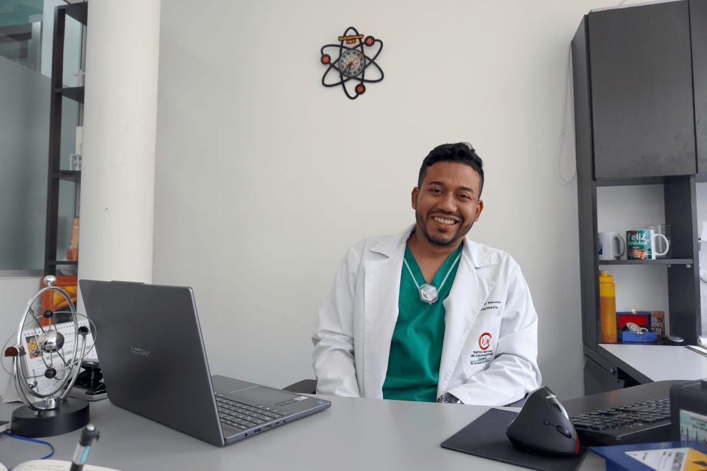 Marco Guarín es físico médico clínico, especialista en medicina nuclear y uno de los líderes del grupo de radiofarmacia del INC.