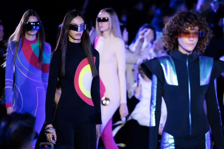 PARIS (France), 06/10/2026.- Models present creations from the Spring/Summer 2027 collection from Pierre Cardin fashion house during Paris Fashion Week, in Paris, France, 06 October 2026. The presentation of Spring/Summer 2027 collections runs from 28 September to 06 October 2026. (Moda, Francia) EFE/EPA/GAUTHIER BEDRIGNANS