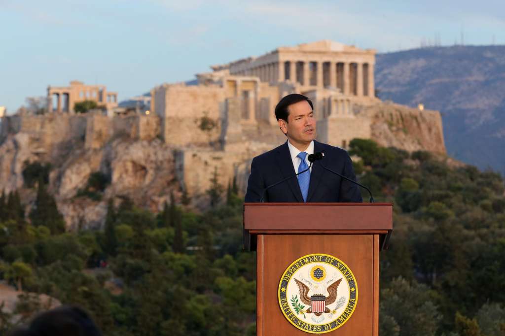 ATHENS (Greece), 07/10/2026.- US Secretary of State Marco Rubio delivers a speech on the Pnyx hill with the Acropolis in the background in Athens, Greece, 07 October 2026. Rubio is visiting Athens for the launch of the 6th Greece-US Strategic Dialogue, focusing on defense, energy, and regional cooperation. (Grecia, Atenas) EFE/EPA/ALEXANDROS VLACHOS