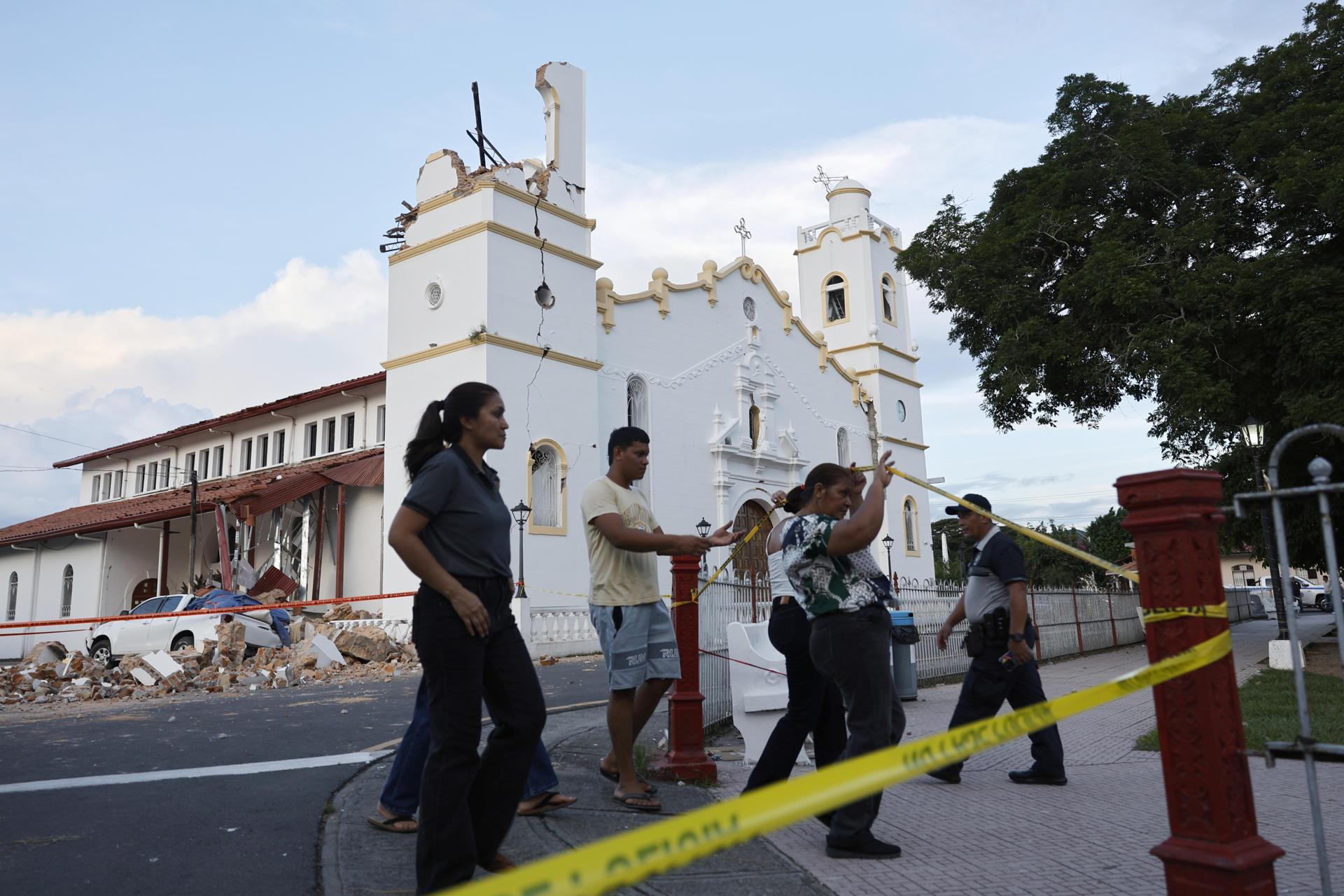Panama quake triggers contingency plan affecting flights at Barranquilla airport