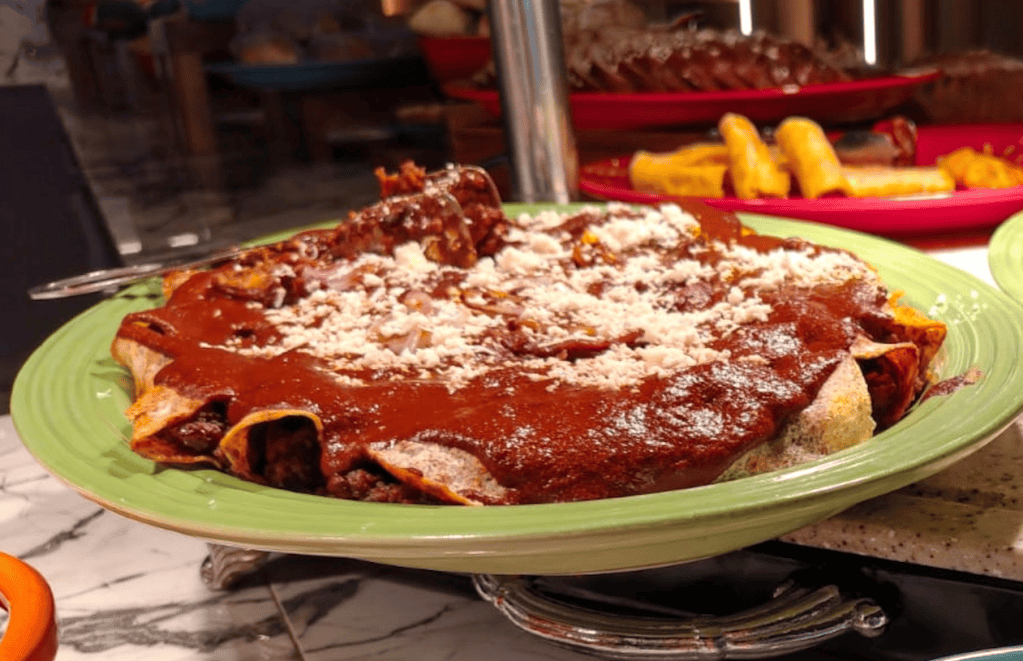 Enchiladas con mole, parte de la propuesta del chef tabasqueño Humberto Ávalos en Cartagena.