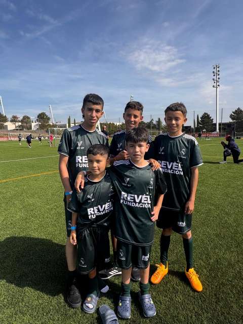 Real Madrid: cinco niños colombianos, afectados por el terremoto, en el campamento de España