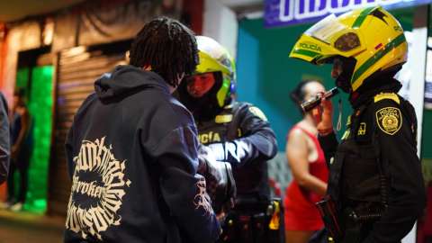 Diez capturados y 115 menores remitidos a protección tras operativo en el Centro de Medellín