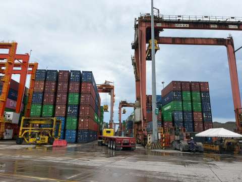 Este es el decreto con el que el Gobierno cambia el reglamento en los puertos del país