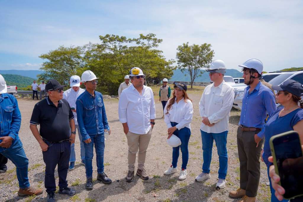 Con capacidad para almacenar 198 millones de metros cúbicos de agua e infraestructura de riego proyectada para 18.536 hectáreas, El Cercado es estratégico para el abastecimiento, la producción agropecuaria y el desarrollo rural de La Guajira.