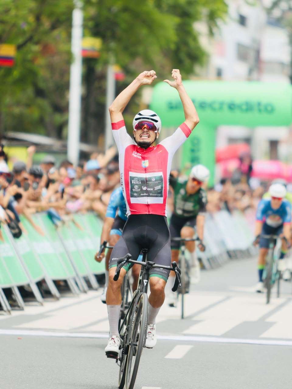 Clásico RCN 2026: Kevin Castillo ganó la quinta etapa y se mantiene como líder de la general
