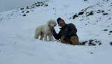 Perrita sobrevivió 50 horas en la nieve tras una avalancha: comunidad se unió para salvarla