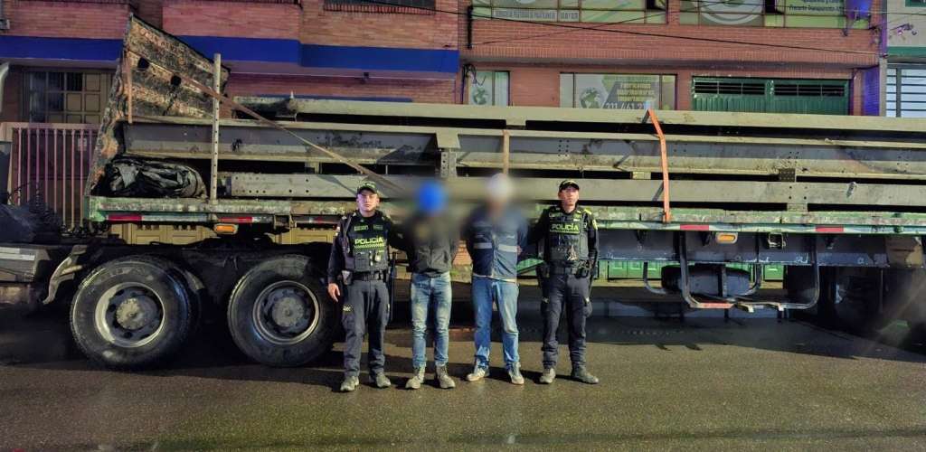 Una alerta llevó a la Policía hasta un lote en Kennedy, donde detectó permisos presuntamente falsos para trasladar material del Metro.