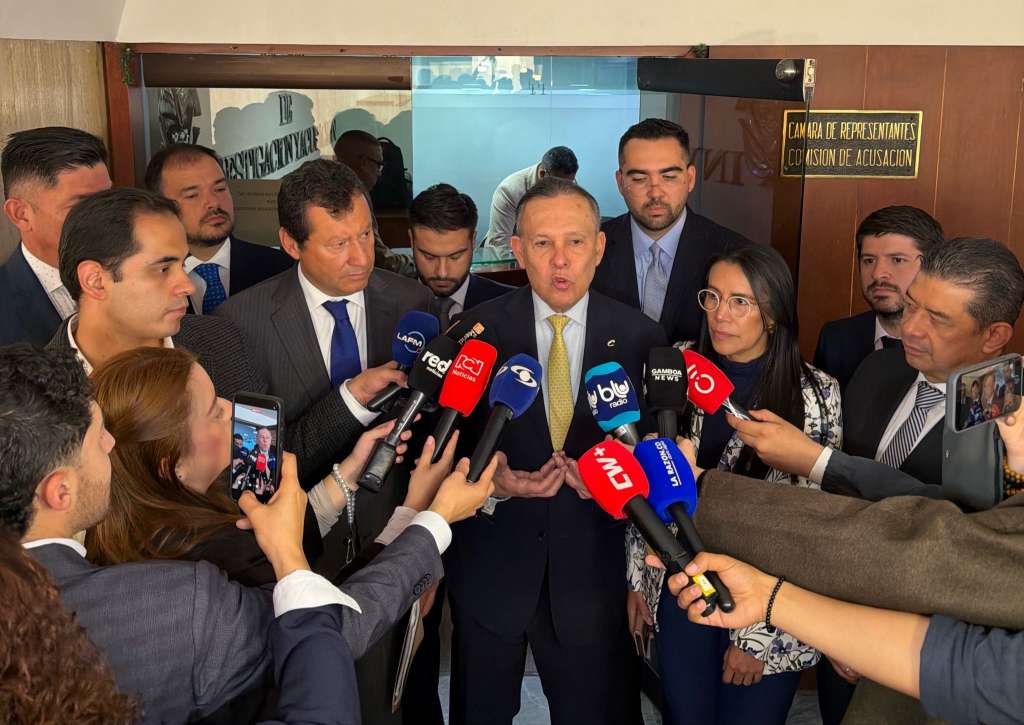 Partido Conservador pide investigar nuevamente a Petro.