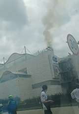 Bomberos de Bogotá controlaron incendio en restaurante de Gran Estación