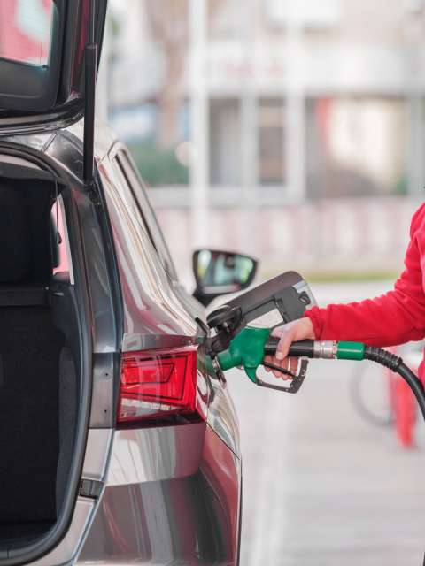 ¿Por qué Abelardo de la Espriella pidió detener el aumento al precio de la gasolina?