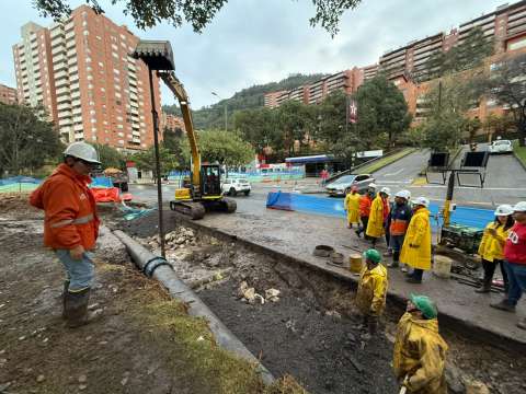 Acueducto terminó de reparar tubería matriz en la carrera séptima