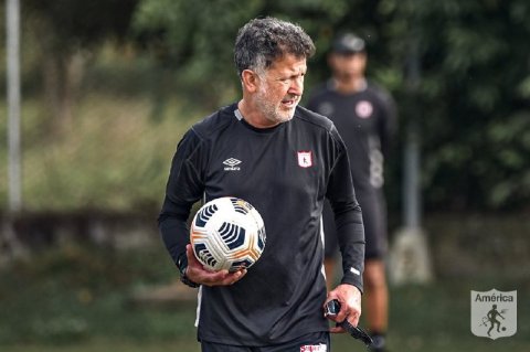 Juan Carlos Osorio debuta en el banquillo de América