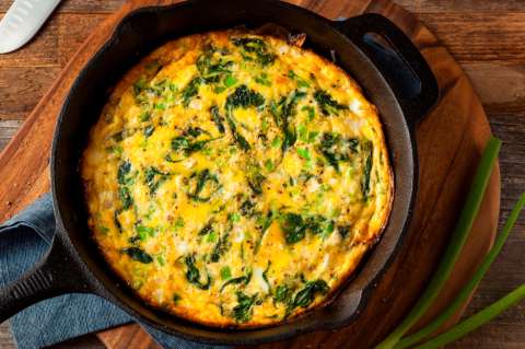 Tortilla de espinacas con huevo y queso mozzarella