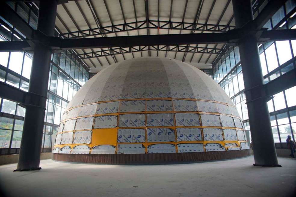 En este primer edificio está ubicado el planetario.
