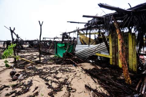 Huracán John toca tierra en México: dos muertos en Guerrero por deslave