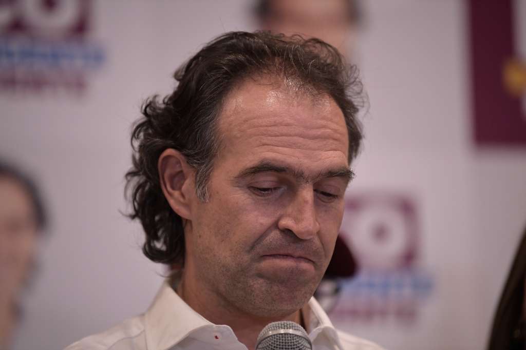 Candidato a la presidencia del 2022 por la coalición Equipo por Colombia en su sede de campaña, aceptando la derrota al terminar tercero en las votaciones realizadas el 29 de mayo 2022.