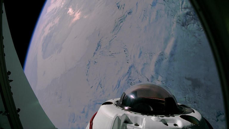 Las primeras imágenes desde el espacio de los civiles que volaron con SpaceX
