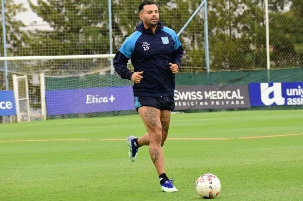 Edwin Cardona, futbolista de Racing.