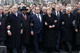 Francia no cede jamás, no se inclina, hace frente: Hollande tras atentados