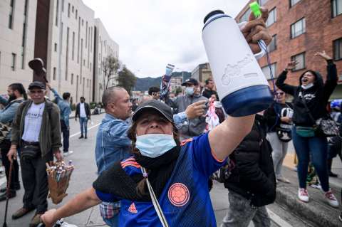 En imágenes: así fue la protesta de los vendedores informales de Transmilenio