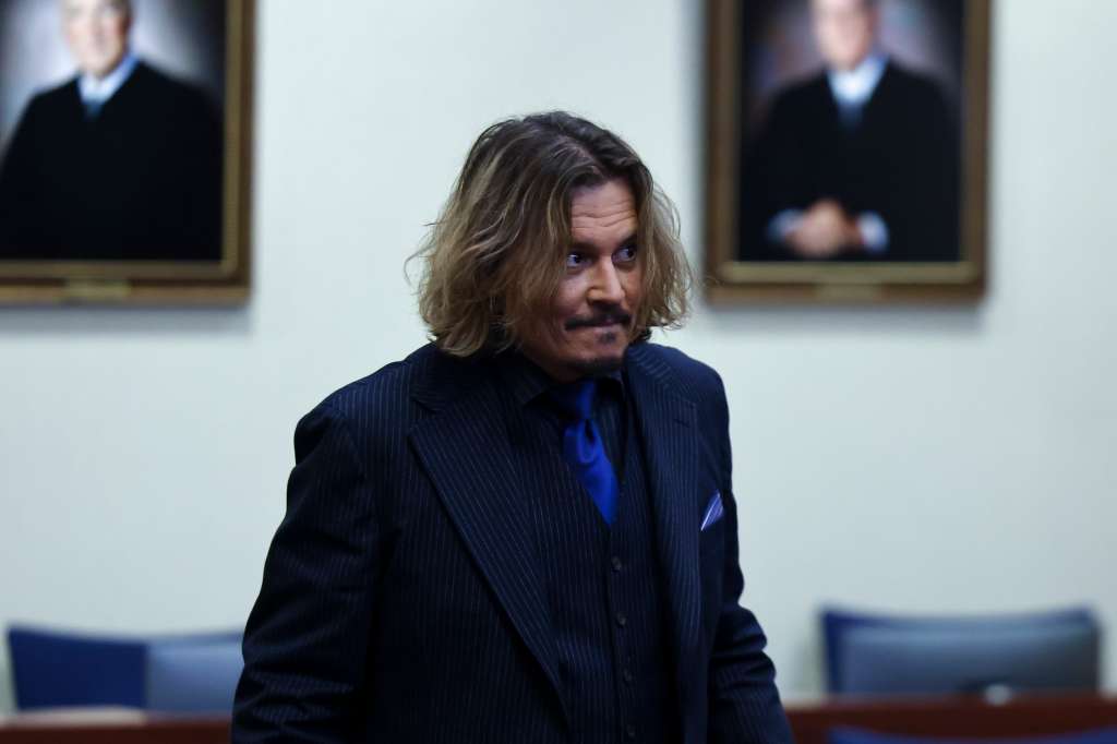 Fairfax (United States), 13/04/2022.- Actor Johnny Depp attends the 50 million US dollars Depp vs Heard defamation trial at the Fairfax County Circuit Court in Fairfax, Virginia, USA, 13 April 2022. Johnny Depp's 50 million US dollars defamation lawsuit against Amber Heard that started on 10 April is expected to last five or six weeks. (Estados Unidos) EFE/EPA/EVELYN HOCKSTEIN / POOL