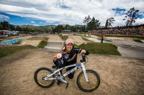 Mariana Pajón se cayó en la final del Mundial de BMX