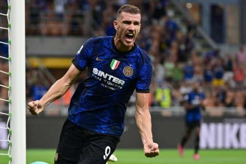 Inter empezó con goleada la defensa de su campeonato en la Serie A
