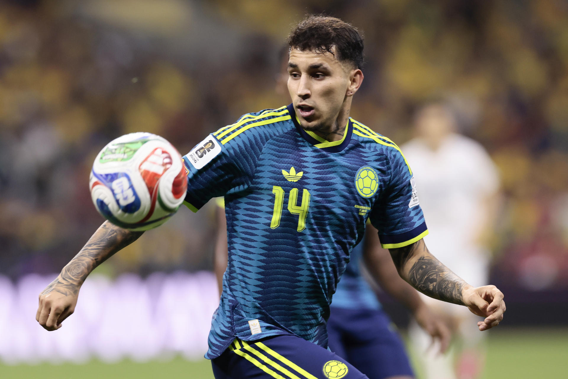 GR4308. CIUDAD DE MÉXICO (MÉXICO), 17/06/2026.- Gustavo Puerta de Colombia controla un balón este miércoles, en un partido del grupo K del Mundial de la FIFA 2026 entre Uzbekistán y Colombia, en el estadio Azteca en Ciudad de México (México). EFE/ José Méndez