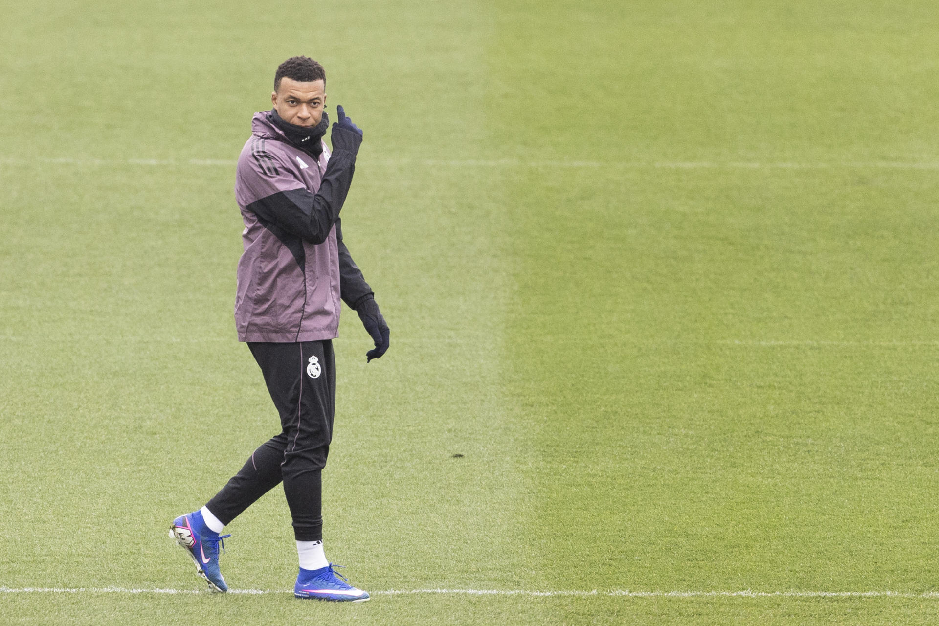 MADRID, 07/02/2026.- El jugador francés del Real Madrid Kylian Mbappé durante el entrenamiento previo a su partido de La Liga contra el Valencia en la Ciudad del Real Madrid en Valdebebas, este sábado. EFE/Sergio Pérez