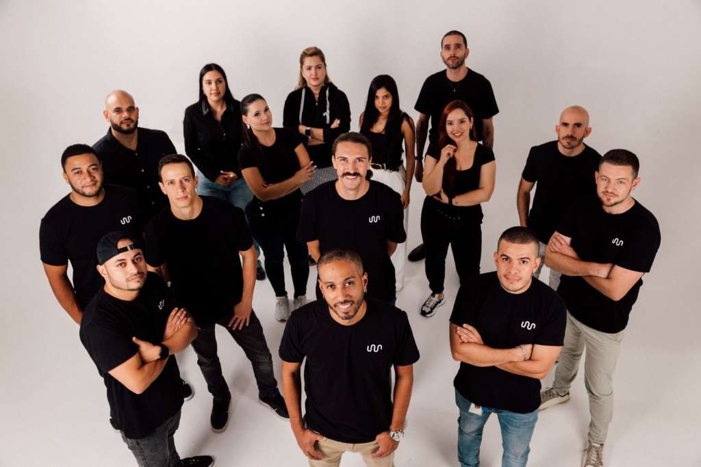 Parte del equipo de Somos.