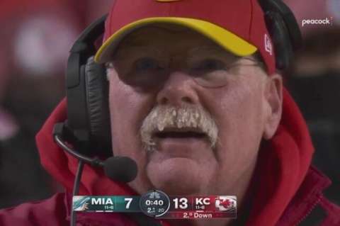 El entrenador de bigote congelado que quiere revalidar el título de la NFL