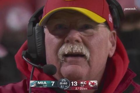 El entrenador de bigote congelado que quiere revalidar el título de la NFL