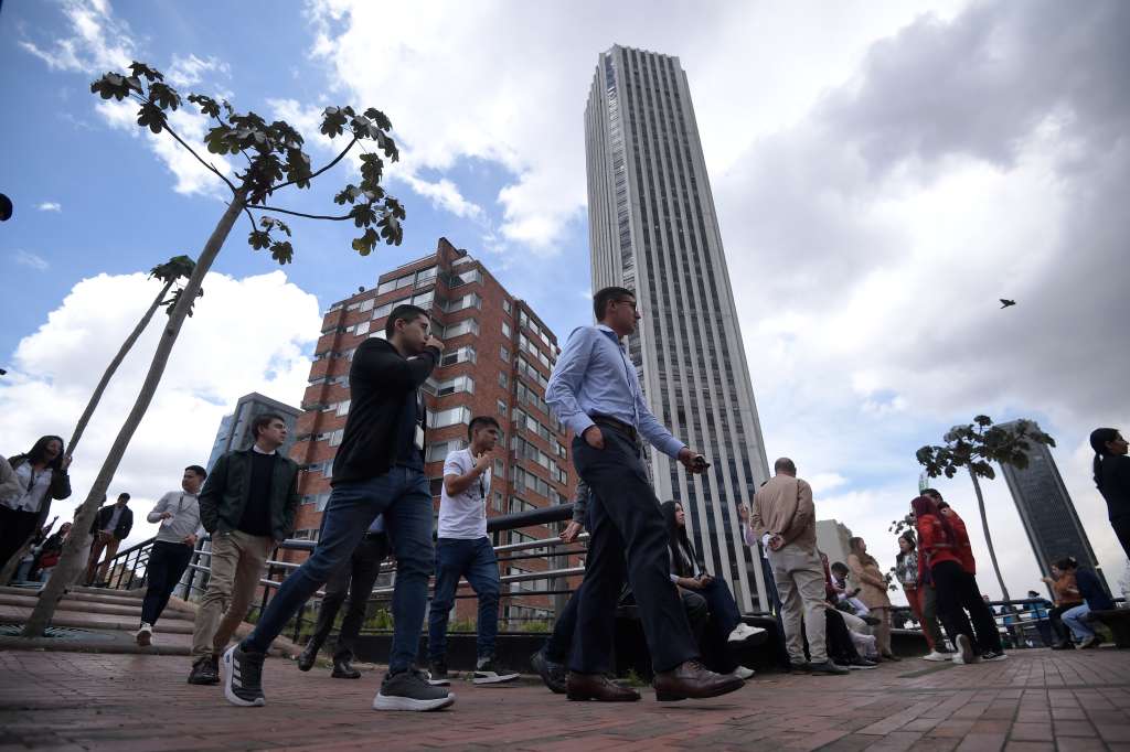 A las 10:30 de la mañana de este miércoles, las alarmas de emergencia sonaron en gran parte de la capital. Era el inicio del simulacro distrital, una jornada que busca fortalecer la cultura de prevención y medir la reacción de ciudadanos, empresas, colegios y entidades frente a posibles desastres.
