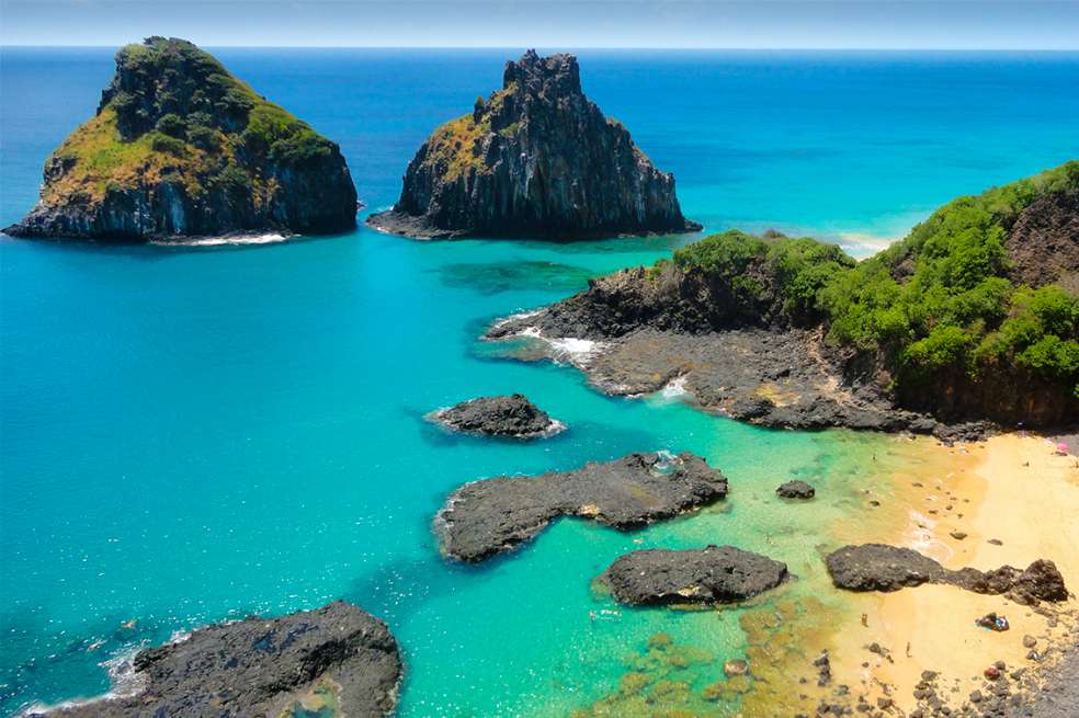 Fernando do Notronha (Brasil)La isla Fernando do Notronha es considerada como “el mejor destino para ir de luna de miel” y nada mejor que aprovecharlo para esta fecha. Sus aguas cristalinas, sus cielos azules y su abundante naturaleza hacen de este lugar un paraíso.