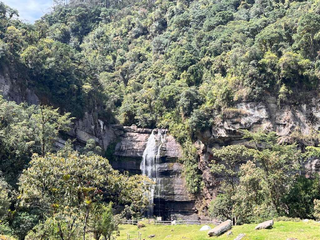 La Cascada de Sueva, en Cundinamarca, es un gran destino para senderistas.