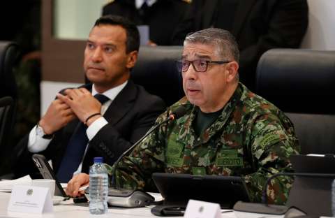 Comandante de las FF.MM. dice que nunca ordenó frenar operaciones contra Segunda Marquetalia