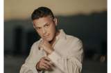 “El verano que vivimos”, la nueva canción de Alejandro Sanz