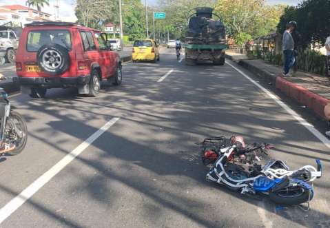 Tractocamión arrolló a mujer y menor de edad que iban en bicicleta eléctrica en Ibagué