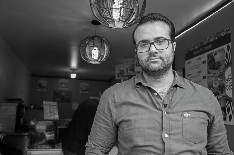 Almotaz Khedrou, ciudadano sirio, llegó a Colombia huyendo de la guerra en su país. / Nicolás Achury