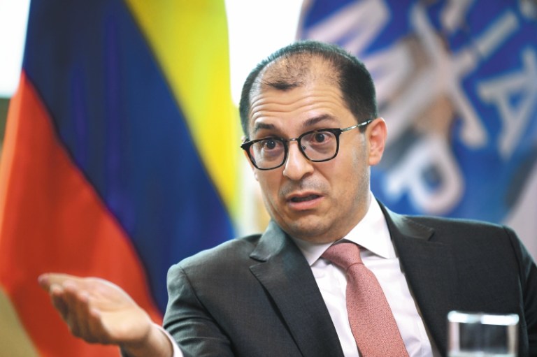 Denunciarán a fiscal Barbosa por, al parecer, interferir en elecciones en Ecuador